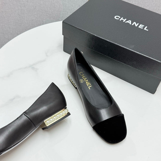 CC BALLET FLATS 25S IN BLACK LAMBSKIN AND SUEDE WITH PEARL HEEL