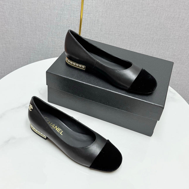 CC BALLET FLATS 25S IN BLACK LAMBSKIN AND SUEDE WITH PEARL HEEL
