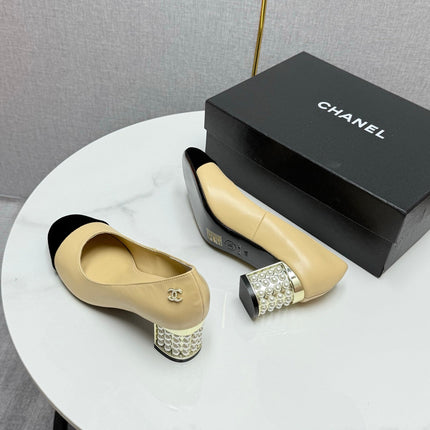 CC HIGH HEEL 25S IN BEIGE LAMBSKIN AND BLACK SUEDE WITH PEARL HEEL STYLE 4