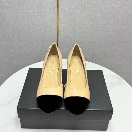 CC HIGH HEEL 25S IN BEIGE LAMBSKIN AND BLACK SUEDE WITH PEARL HEEL STYLE 4