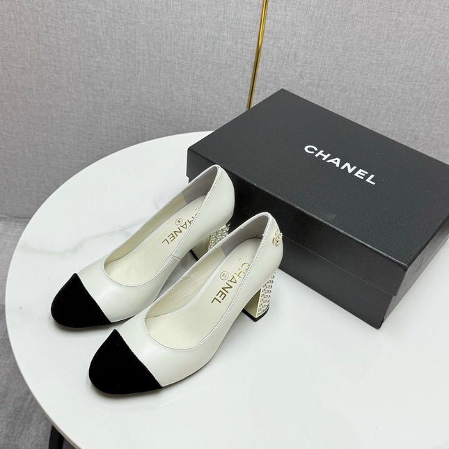 CC HIGH HEEL 25S IN WHITE LAMBSKIN AND BLACK SUEDE WITH PEARL HEEL STYLE 2