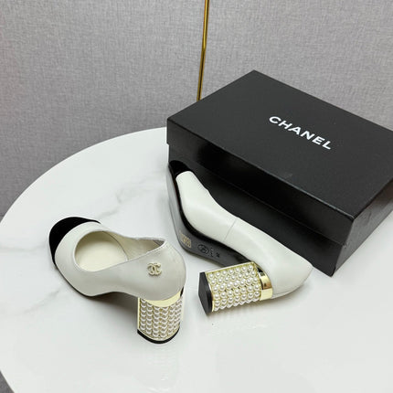 CC HIGH HEEL 25S IN WHITE LAMBSKIN AND BLACK SUEDE WITH PEARL HEEL STYLE 2