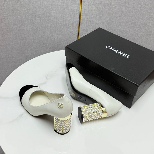 CC HIGH HEEL 25S IN WHITE LAMBSKIN AND BLACK SUEDE WITH PEARL HEEL STYLE 2