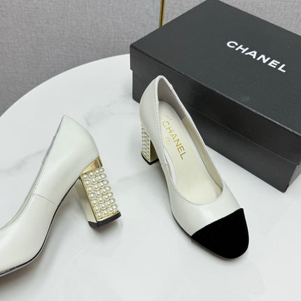 CC HIGH HEEL 25S IN WHITE LAMBSKIN AND BLACK SUEDE WITH PEARL HEEL STYLE 2