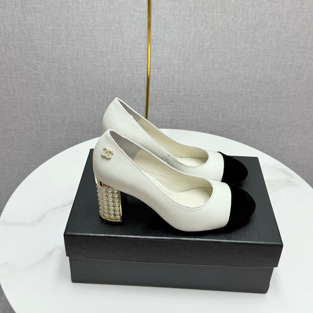 CC HIGH HEEL 25S IN WHITE LAMBSKIN AND BLACK SUEDE WITH PEARL HEEL STYLE 2