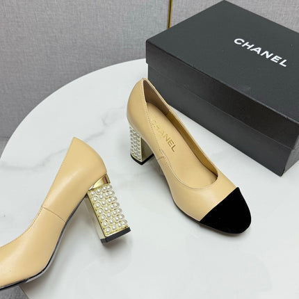 CC HIGH HEEL 25S IN BEIGE LAMBSKIN AND BLACK SUEDE WITH PEARL HEEL STYLE 1