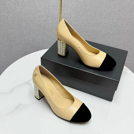 CC HIGH HEEL 25S IN BEIGE LAMBSKIN AND BLACK SUEDE WITH PEARL HEEL STYLE 1