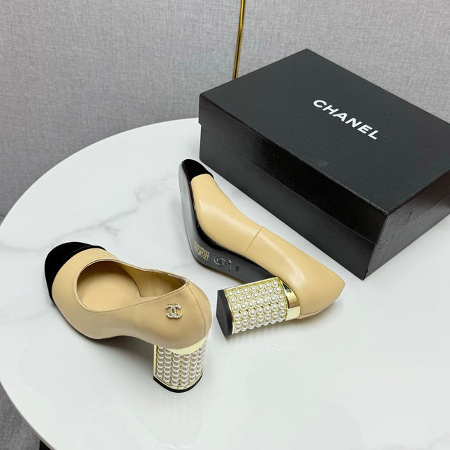 CC HIGH HEEL 25S IN BEIGE LAMBSKIN AND BLACK SUEDE WITH PEARL HEEL STYLE 1
