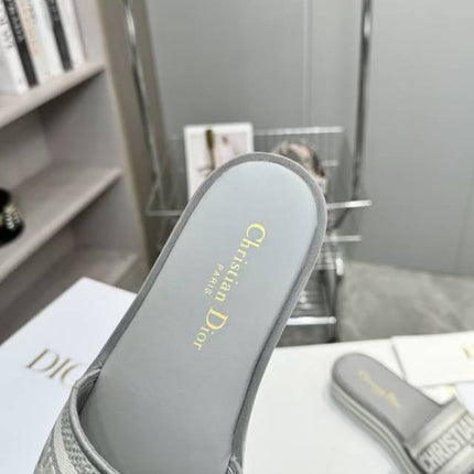 CD DWAY PLATFORM SLIDE IN GRAY AND WHITE COTTON STRIPED SOLE