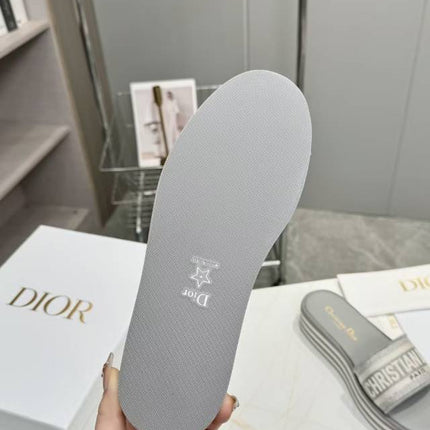 CD DWAY PLATFORM SLIDE IN GRAY AND WHITE COTTON STRIPED SOLE