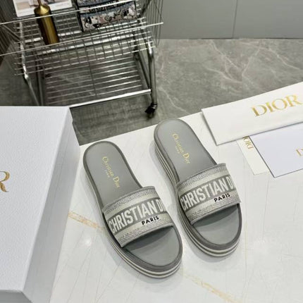CD DWAY PLATFORM SLIDE IN GRAY AND WHITE COTTON STRIPED SOLE