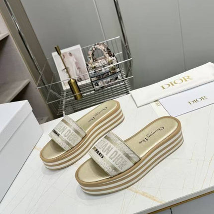 CD DWAY PLATFORM SLIDE IN SAGE GREEN AND WHITE COTTON STRIPED SOLE