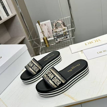 CD DWAY PLATFORM SLIDE IN BLACK AND WHITE COTTON STRIPED SOLE