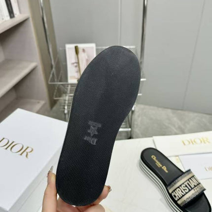 CD DWAY PLATFORM SLIDE IN BLACK AND WHITE COTTON STRIPED SOLE