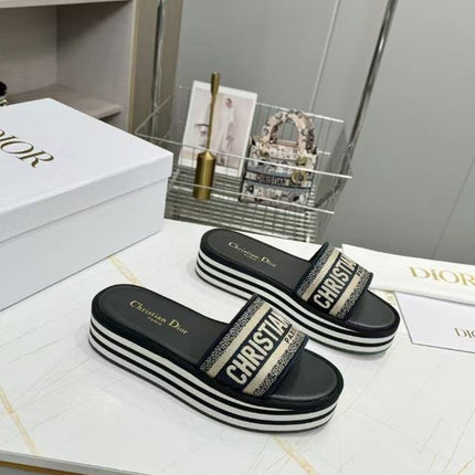 CD DWAY PLATFORM SLIDE IN BLACK AND WHITE COTTON STRIPED SOLE