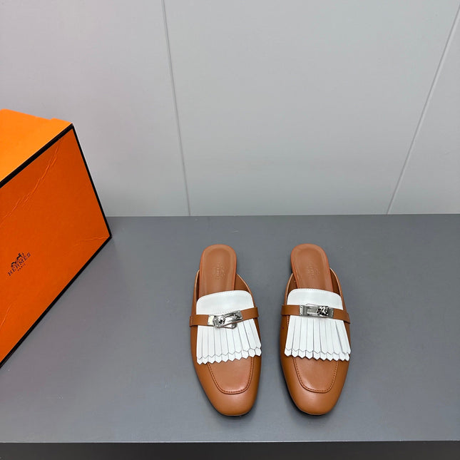 0Z MULE IN BRONZE BROWN LAMBSKIN WITH WHITE FRINGE DETAIL