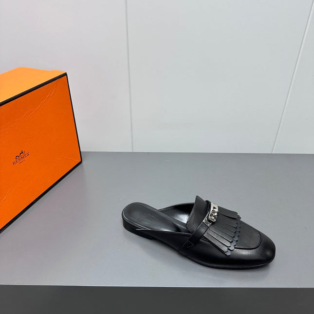 0Z MULE IN BLACK LAMBSKIN WITH FRINGE DETAIL