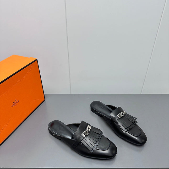 0Z MULE IN BLACK LAMBSKIN WITH FRINGE DETAIL