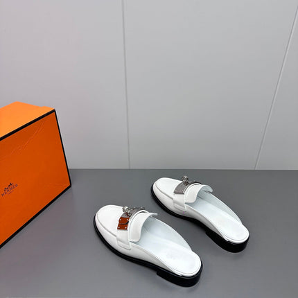 0Z MULE IN WHITE LAMBSKIN