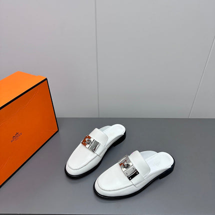 0Z MULE IN WHITE LAMBSKIN