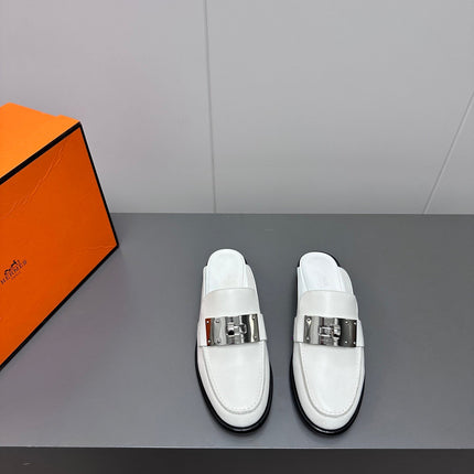 0Z MULE IN WHITE LAMBSKIN