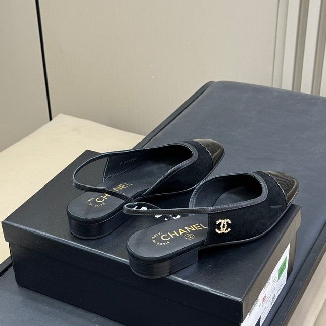 CC SLINGBACK 25S IN BLACK SUEDE AND GLOSSY LEATHER WITH LOGO