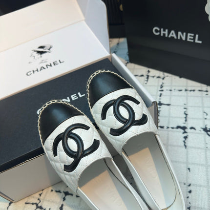 ESPADRILLES LOAFERS IN WHITE LAMBSKIN WITH BLACK LOGO