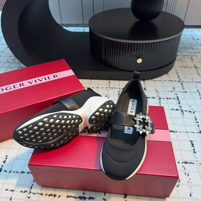 VIV' RUN BALLERINAS IN BLACK FABRIC