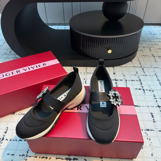 VIV' RUN BALLERINAS IN BLACK FABRIC