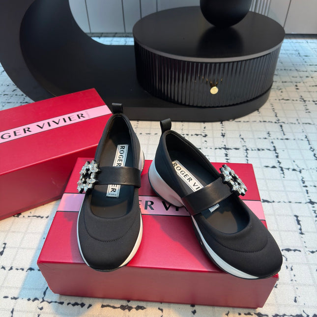 VIV' RUN BALLERINAS IN BLACK FABRIC