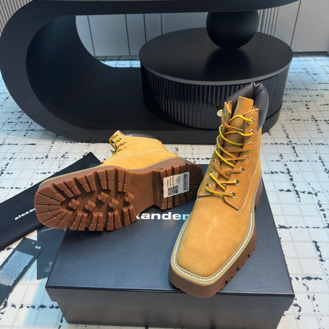 SQUARE-TOE CASUAL ANKLE BOOTS IN PEANUT BROWN SUEDE