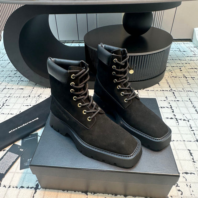 SQUARE-TOE CASUAL ANKLE BOOTS IN BLACK SUEDE