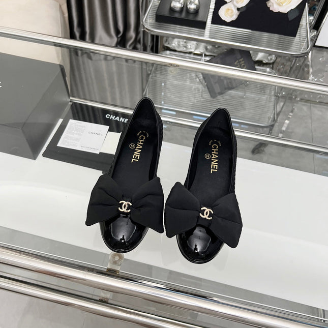 CHANEL 25S ROUND TOE BALLET FLATS WITH A BOW IN SPARKLING BLACK CANVAS