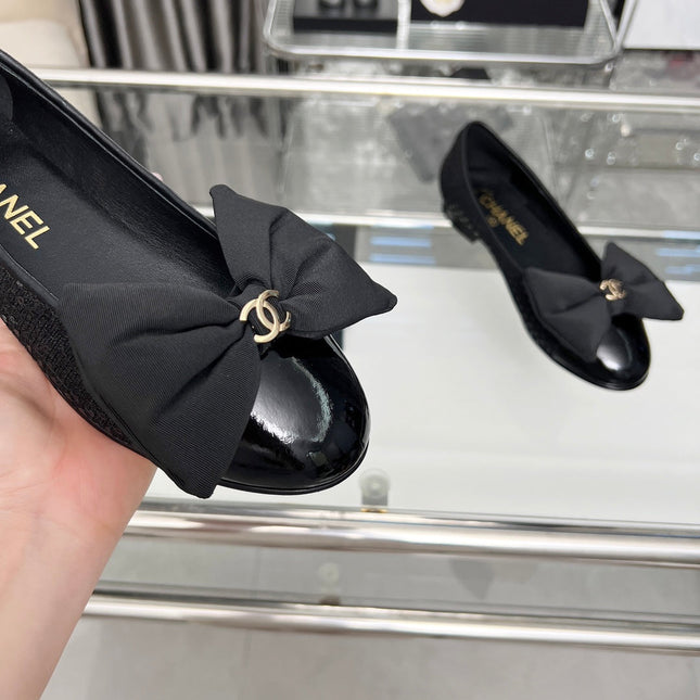 CHANEL 25S ROUND TOE BALLET FLATS WITH A BOW IN SPARKLING BLACK CANVAS
