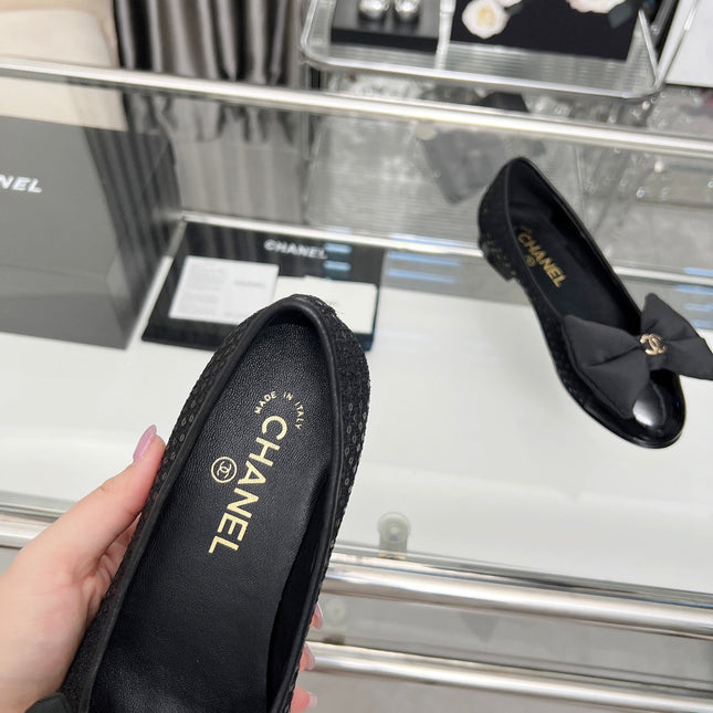 CHANEL 25S ROUND TOE BALLET FLATS WITH A BOW IN SPARKLING BLACK CANVAS