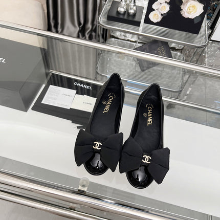 CHANEL 25S ROUND TOE BALLET FLATS WITH A BOW IN BLACK CALFSKIN