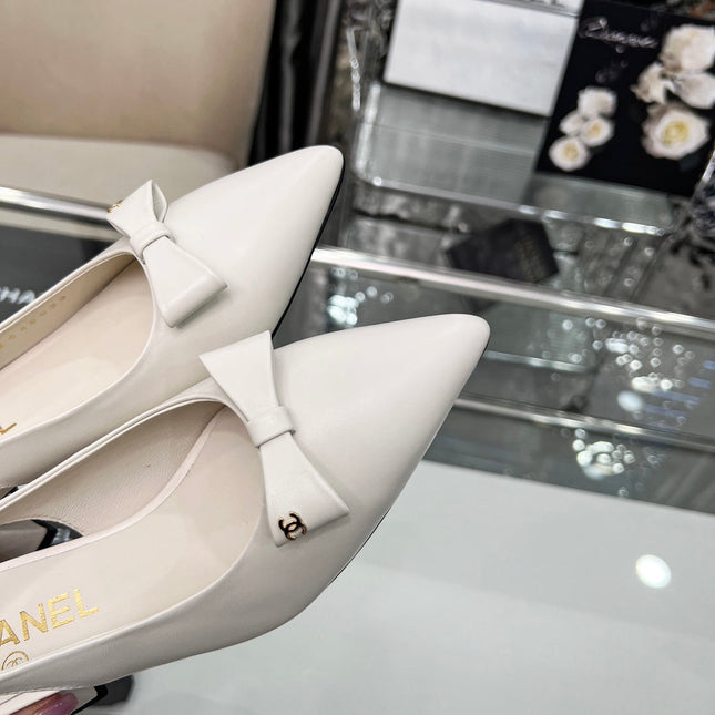 CHANEL 25S SANDALS WITH A BOW 60MM IN WHITE CALFSKIN