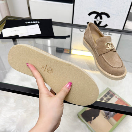 CC PEARL LOGO LOAFERS IN CINNAMON BROWN SUEDE