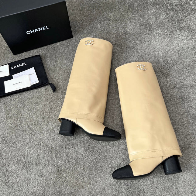 CHANEL 25S HIGH BOOTS 55MM IN CARAMEL BEIGE CALFSKIN AND BLACK CANVAS GOLD HARDWRE