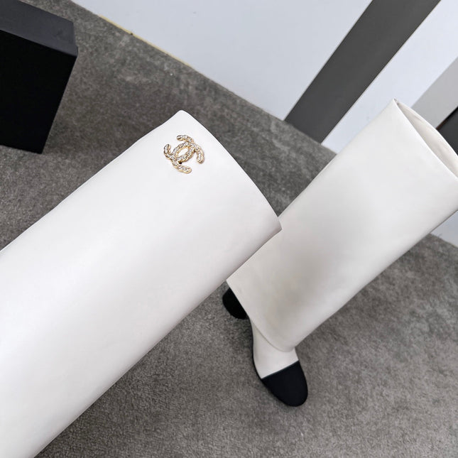 CHANEL 25S HIGH BOOTS 55MM IN IVORY BLACK CALFSKIN AND CANVAS GOLD HARDWRE