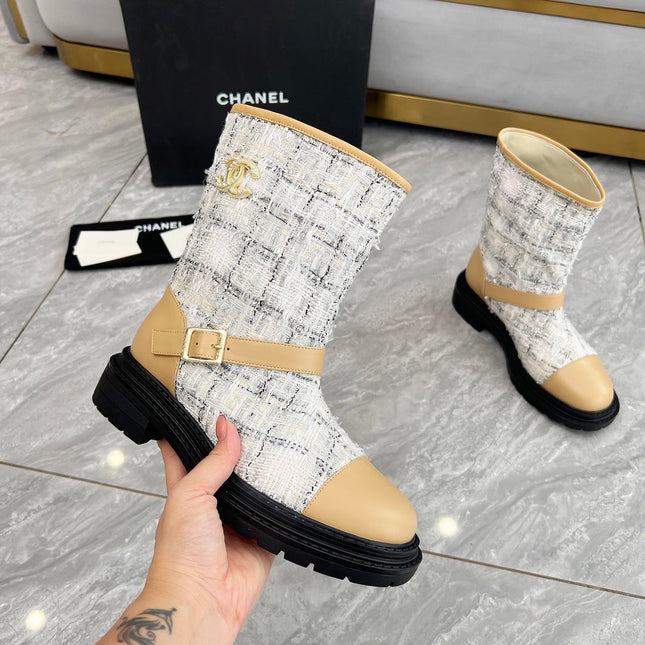 CHANEL 25S MID-CALF BOOTS 45MM IN LIGHT BROWN CALFSKIN AND WHITE TWEED GOLD HARDWRE