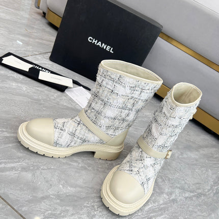 CHANEL 25S MID-CALF BOOTS 45MM IN BEIGE CALFSKIN AND WHITE TWEED GOLD HARDWRE