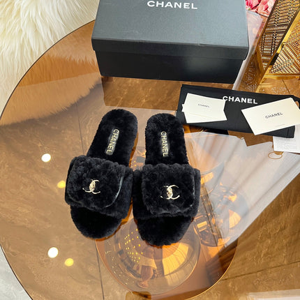 CHANEL 25S FUR SLIPPERS IN BLACK LOGO GOLD HARDWRE