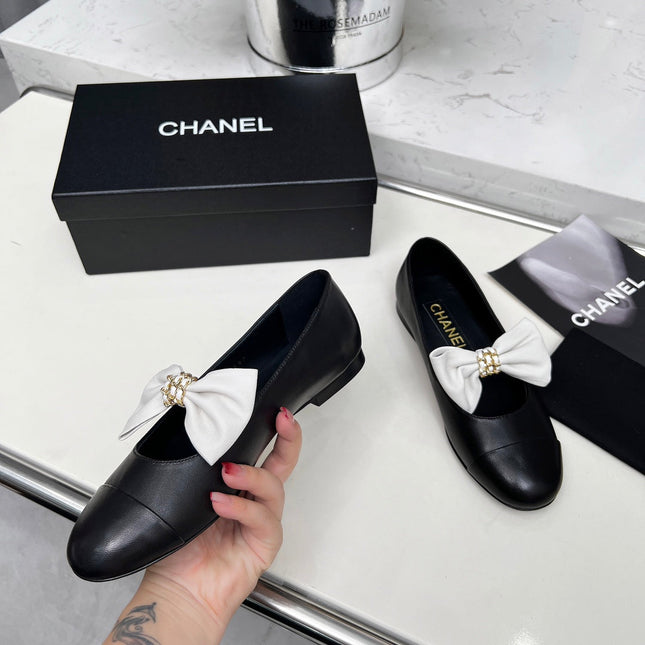 CHANEL 25S MARY JANES IN BLACK CALFSKIN WITH WHITE BOW GOLD HARDWRE
