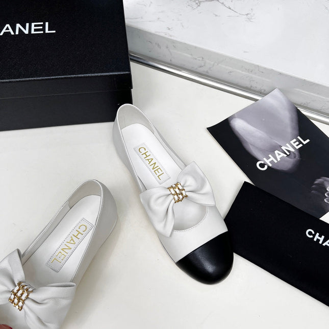 CHANEL 25S MARY JANES IN WHITE MIX BLACK CALFSKIN WITH BOW GOLD HARDWRE