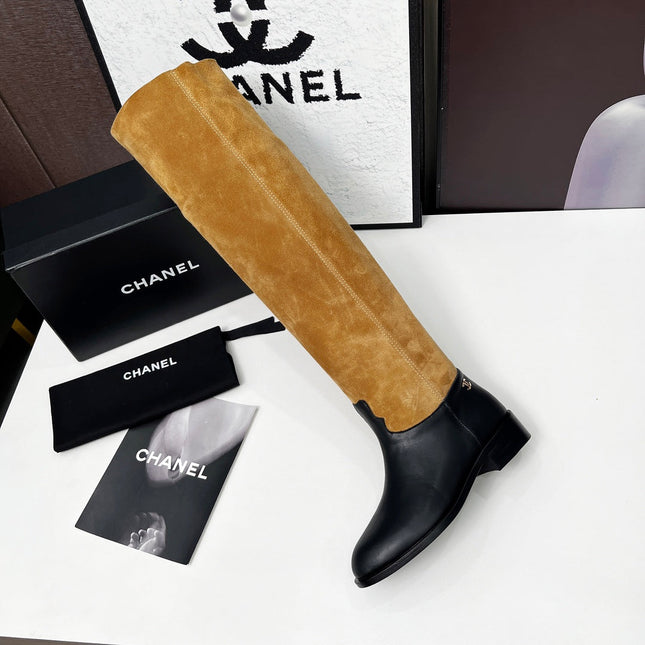 CHANEL 25S KNEE-HIGH BOOTS 35MM IN BLACK CALFSKIN AND CARAMEL SUEDE