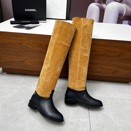 CHANEL 25S KNEE-HIGH BOOTS 35MM IN BLACK CALFSKIN AND CARAMEL SUEDE
