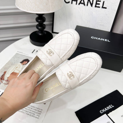 CHANEL 25S LOAFER DANCE SHOES IN WHITE CALFSKIN GOLD HARDWRE