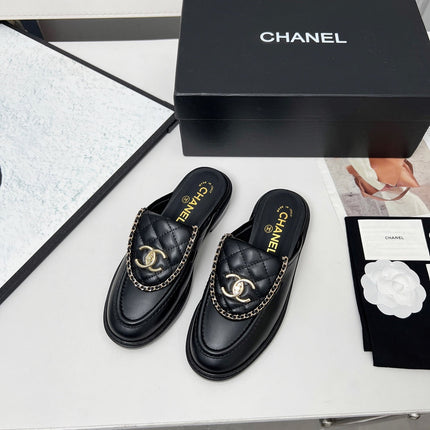 CHANEL 25S MULES WITH CHAIN DETAIL IN BLACK CALFSKIN GOLD HARDWRE