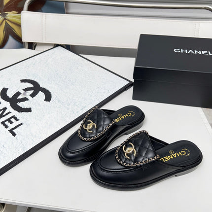 CHANEL 25S MULES WITH CHAIN DETAIL IN BLACK CALFSKIN GOLD HARDWRE